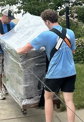 Moore’s Professional Movers gallery image